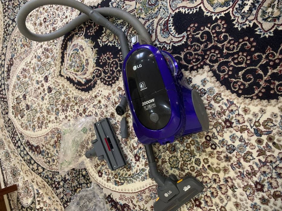 Продаётся пылесос LG вакуумный.