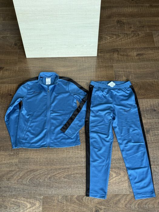 Детски спортен екип NIKE