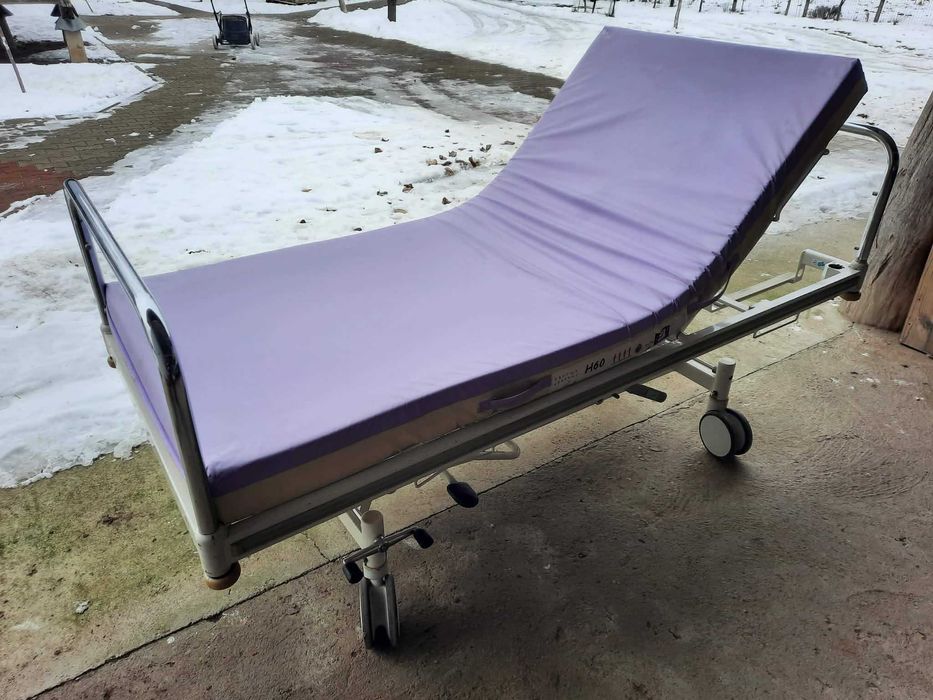 Pat medical de poziționare mecanică Hillrom, cu saltea inclus