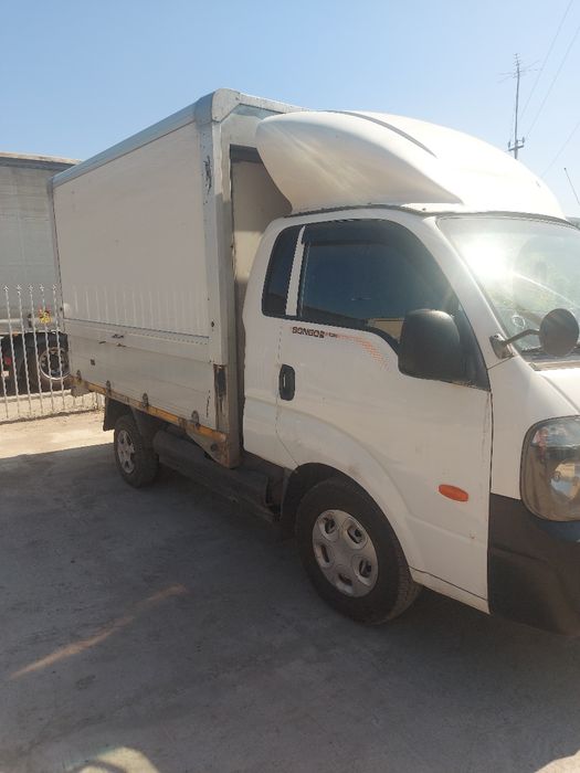 Кия бонго сотилади