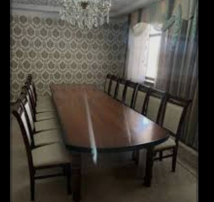 СРОЧНА ПРОДАМ Стол со стульями.