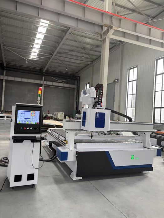 Фрезерный станок 2130 с автоматической сменой инструмента ЧПУ