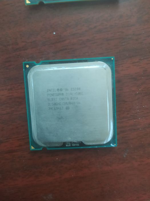 Продам процессоры intel на 775 сокет