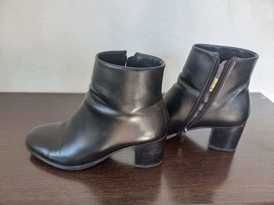 Продам обувь женскую