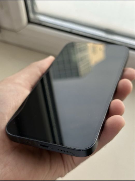 IPhone 13 темно синий