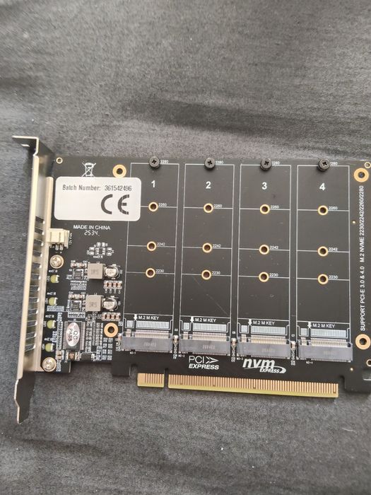 PCIe адаптерна карта за 4 броя M.2 NVMe SSD дискове