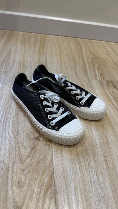 Женская обувь кроссовки и ботинки