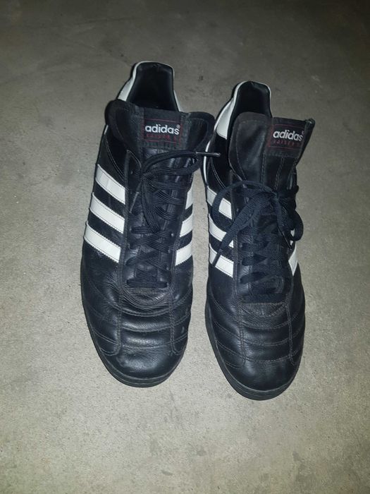 Ghete de Fotbal  Adidas  :MĂRIMEA 48