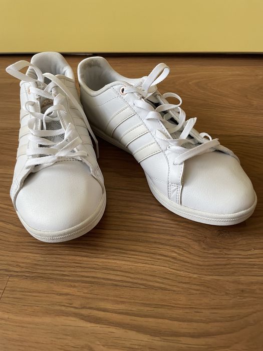 Бели кожени кецки Adidas