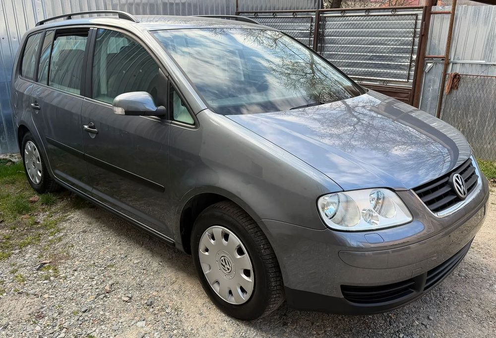 Volkswagen Touran Vand Volskwagen Touran 1.6 benzina Full An 2005