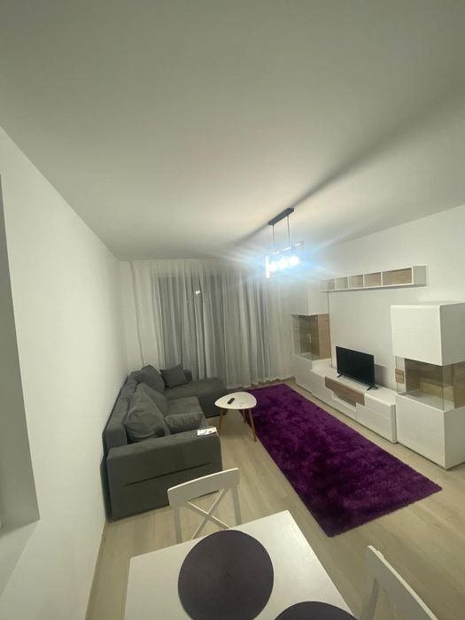 Închiriez apartament cu 3 camere pe Str. Colinei, zona Subcetate