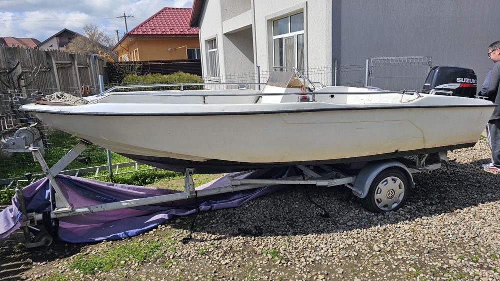 Vând Barca/Motor Suzuki DF40 si Peridoc Înmatriculat RO