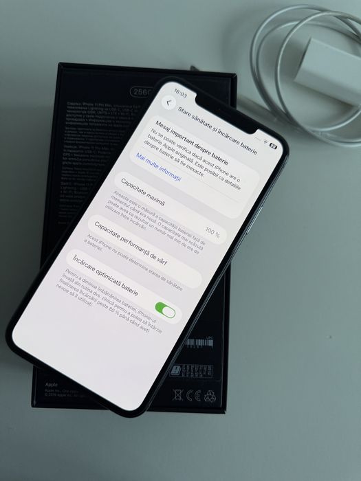 iPhone 11 Pro Max 256 GB Space Grey + incarcator + huse + baterie nou