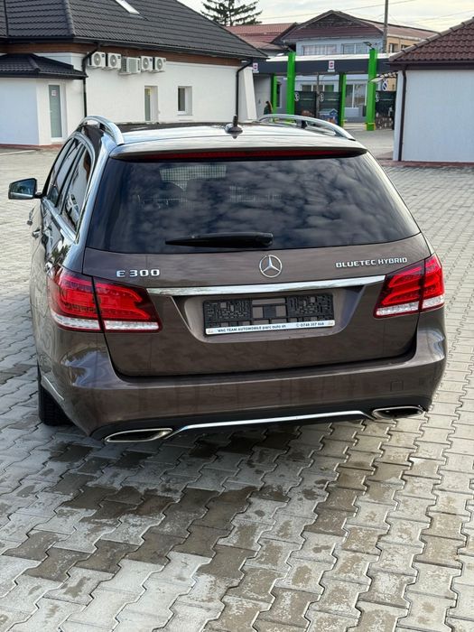 2014 Mercedes-Benz E300 BlueTec Hybrid (Break)