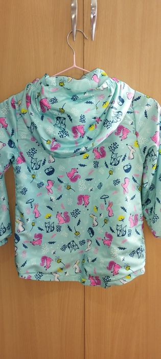 Продам ветровку на девочку