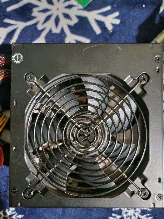 Vând kit de desktop și Light gaming