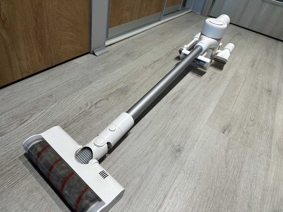 Вертикална прахосмукачка Xiaomi Dreame V9