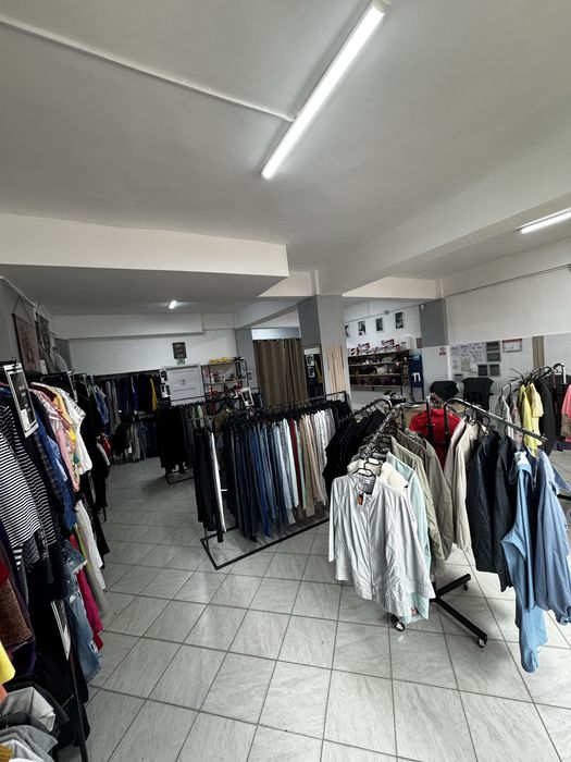 Vând afacere la cheie - Magazin haine Second-Hand funcțional