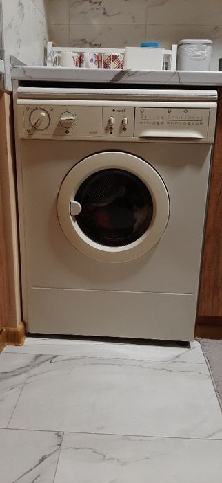 Продавам Пералня INDESIT