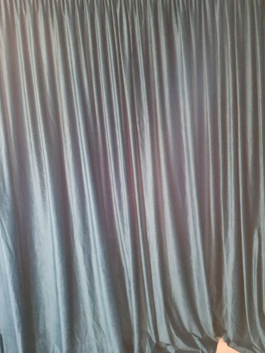 Perdea catifea verde petrol – 300x270 cm, aproape nouă (3 bucăți)