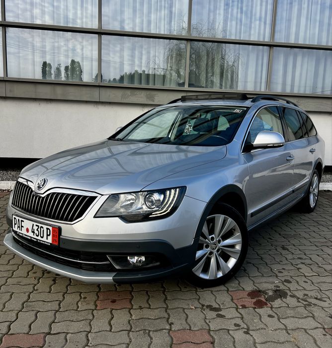 Skoda Superb ~ 4x4 ~ Panoramic ~ Navi ~ Xenon ~ Automatã ~ Parktronic