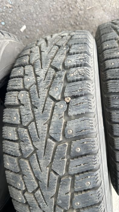 Комплект зимних шин