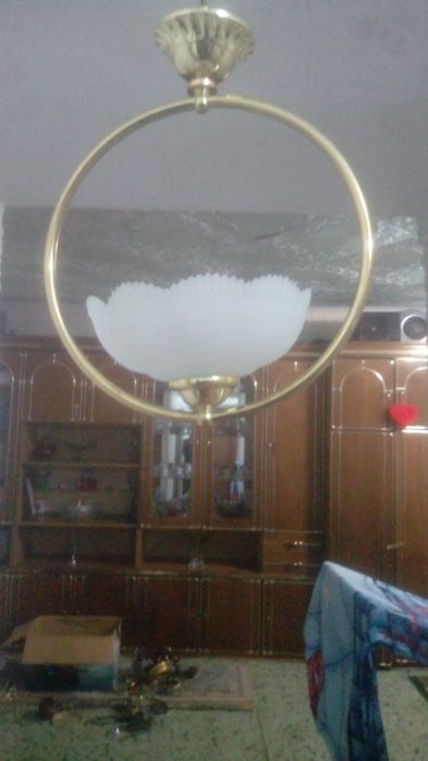 Продам люстру в хорошем состоянии