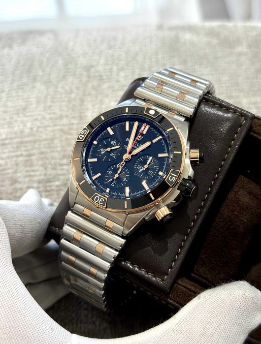 Breitling Chronomat b01 двуцветен