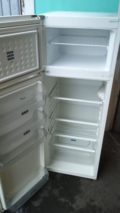 Frigider cu 2 uși Whirlpool.Asigur Transport