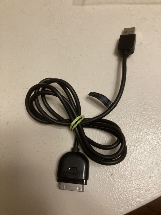 Incarcator ipod original . Adaptor ipad . Incarcator iphone 4 apple