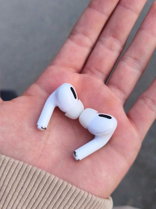 AirPods Pro (2-го поколения) — в отличном состоянии