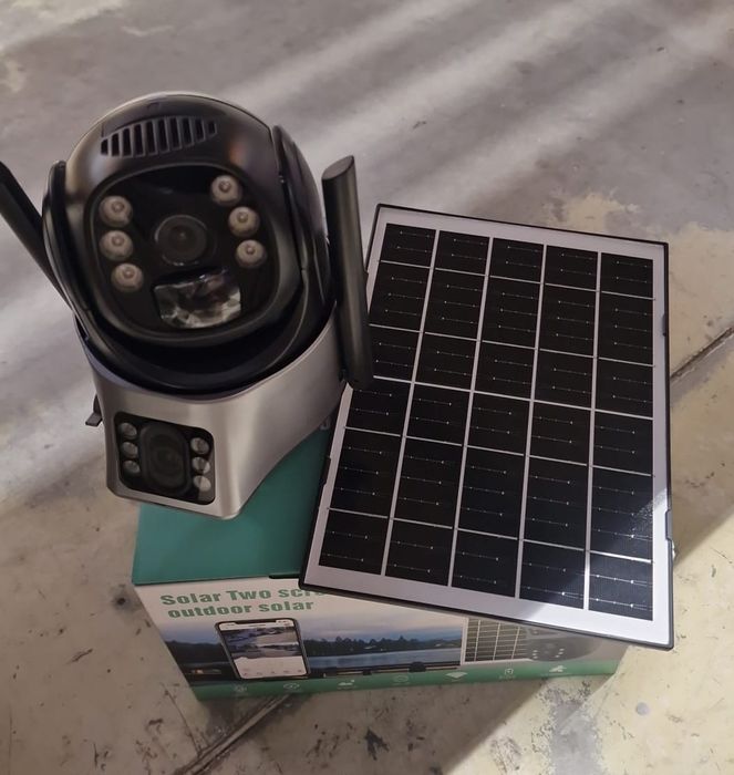 Cameră de supraveghere cu panou solar și două lentile
