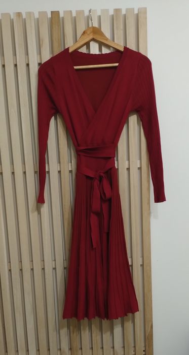 Рокля плетиво - бордо, С/М размер и бежова пола H&M, M размер