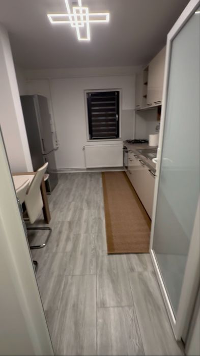 Apartament cu 3 camere DE ÎNCHIRIAT – PITEȘTI