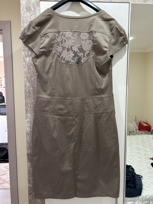 Кафява рокля