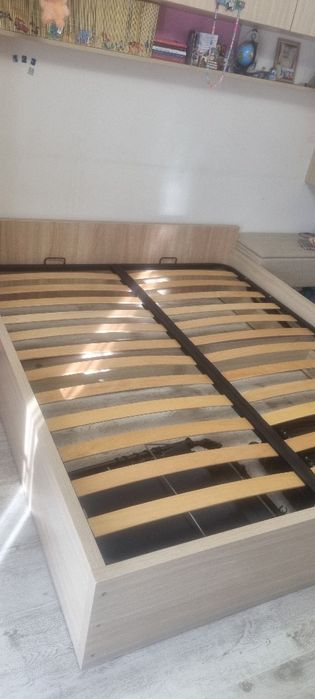 Pat 160/200 cu somiera rabatabila