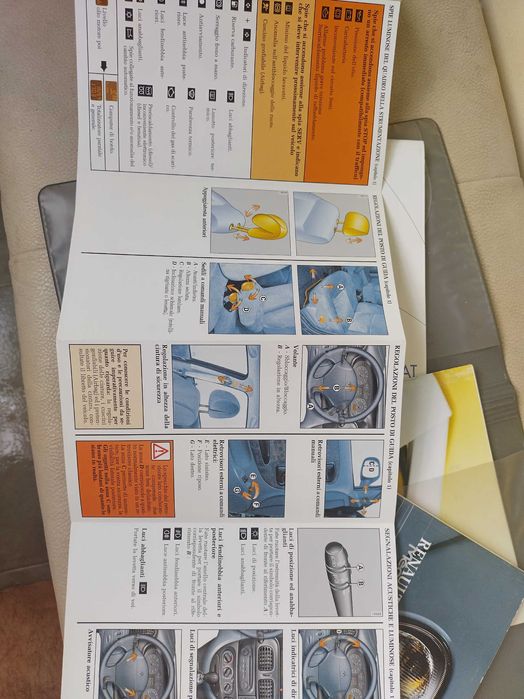 Инструкции за експлоатация на Renault Megan на италиански език