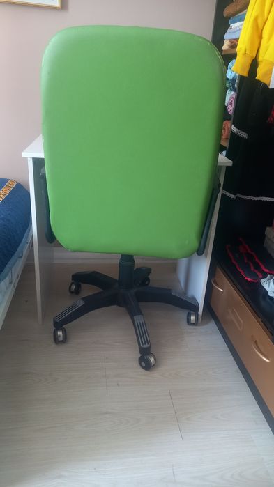 Кресло и стол  продам