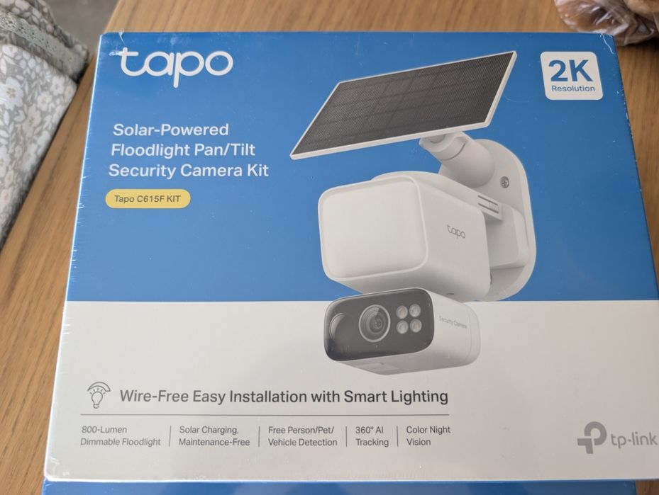 SIGILAT - Camera Supraveghere Tapo C460 Kit Solar si Tapo C615F Kit Solar