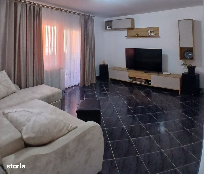 Apartament 2 camere decomandat Codlea lângă primărie - proprietar