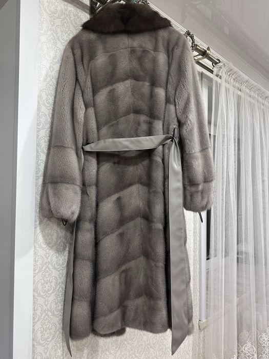 Продам норковую шубу