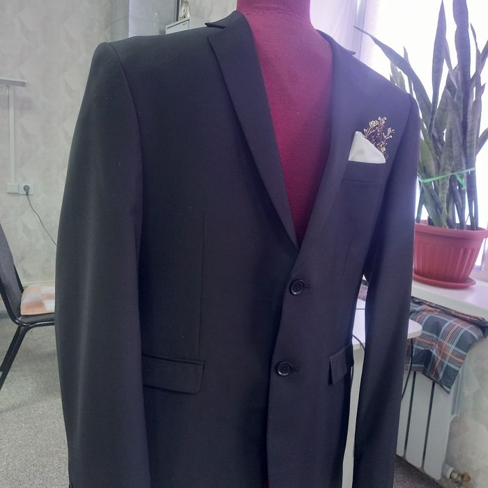 костюм мужской продам