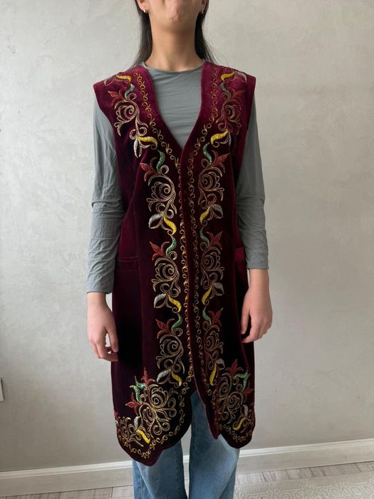 Продам камзол бордовый