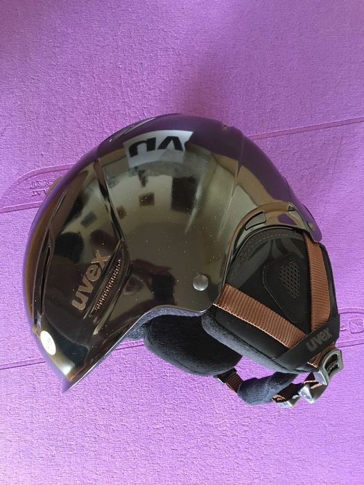 Нова каска за ски UVEX, размер S (52-55 см)