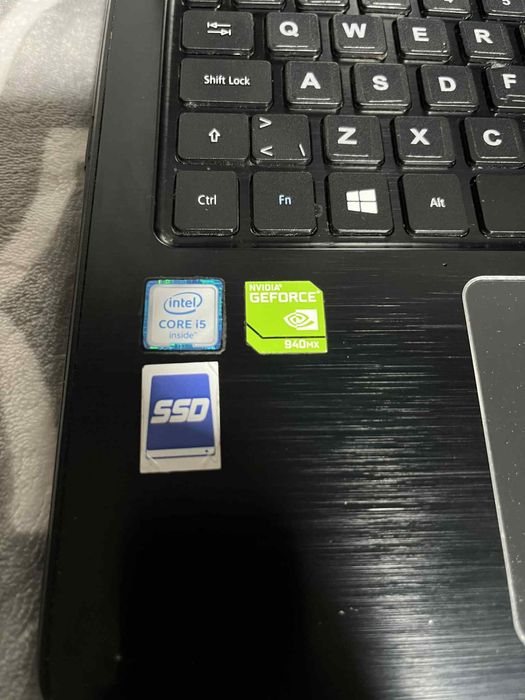 Acer f5-573  stare foarte buna