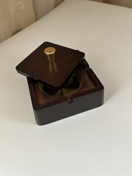 Дървен пепелник за пури с капак и метална вложка – нов