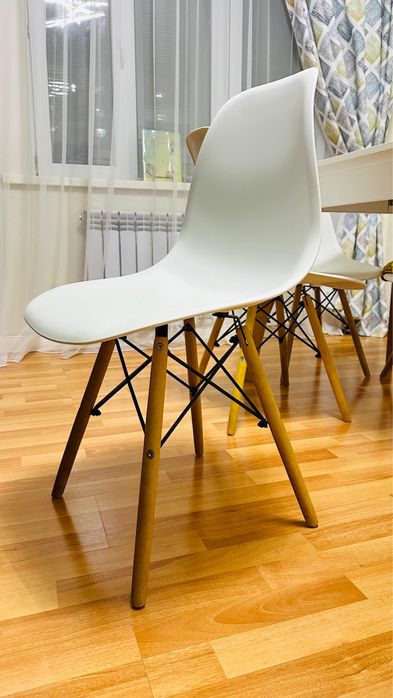 Стол со стульями