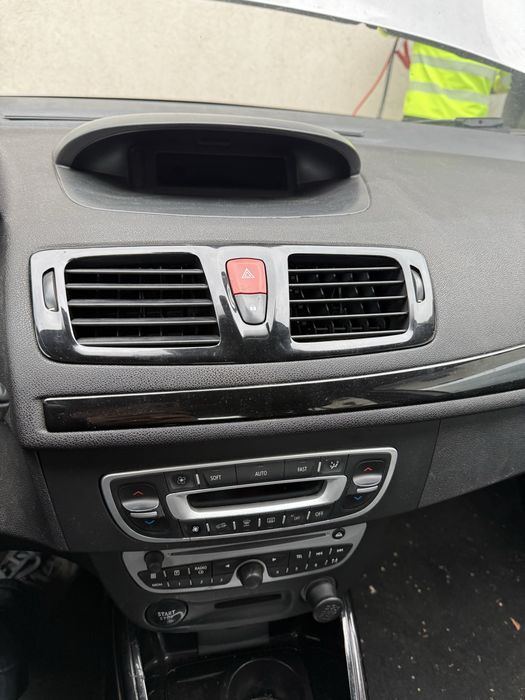 RENAULT Megane 2011 — imagine 11