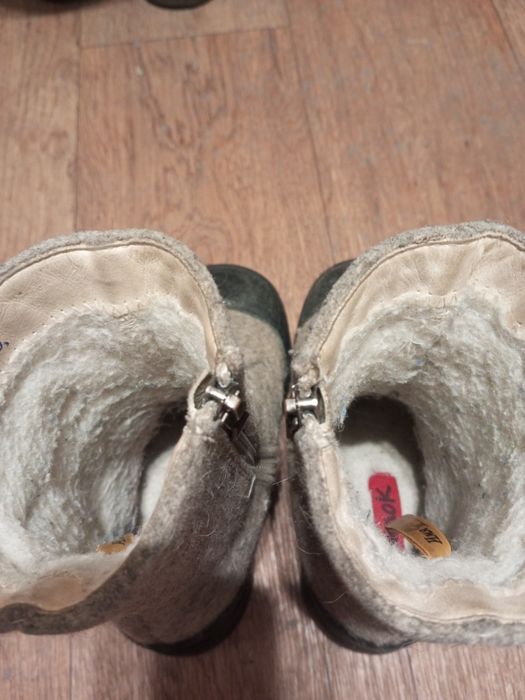 Продам детские натуральные валенки