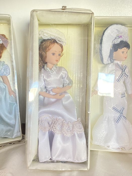 Куклы фарфоровые